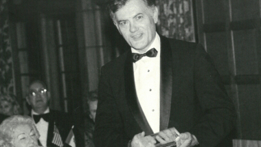 Valdas Adamkus išrinktas „Metų žmogumi“, 1984, Čikaga.
