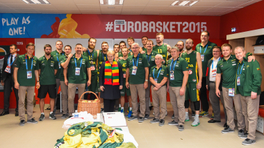 Prezidentė pasveikino Lietuvos krepšininkus iškovojus sidabrą 