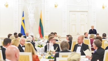 Lietuvos Respublikos Prezidentės Dalios Grybauskaitės tostas iškilmingoje vakarienėje Švedijos Karaliaus Karlo Gustavo XVI ir karalienės Silvijos garbei