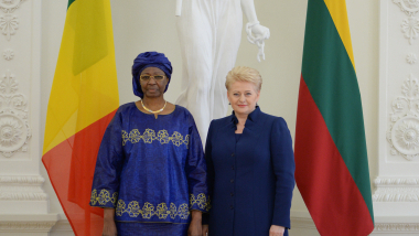 Prezidentė priėmė Malio ambasadorės skiriamuosius raštus